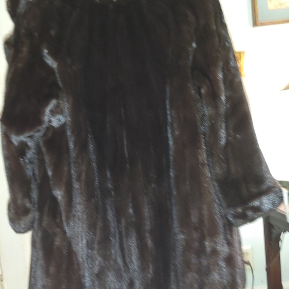 Mink coat plus size 3X  Natural Dark Mahogany/ Black Mink Stroller, gorgeous. - Picture 6 of 10